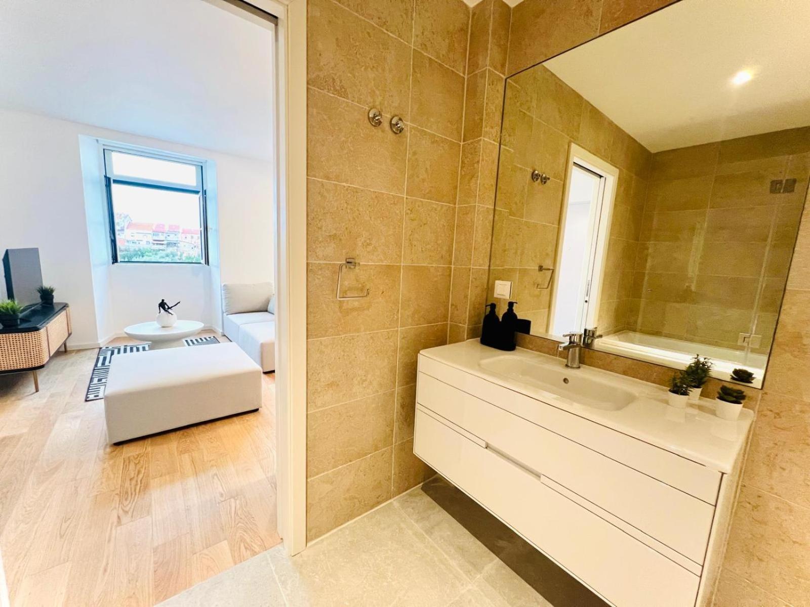 Lisbon Pink House II Beautiful 2 Bedroom Flat In City Center Екстер'єр фото